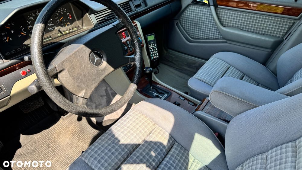 Mercedes-Benz W124 (1984-1993) - 18