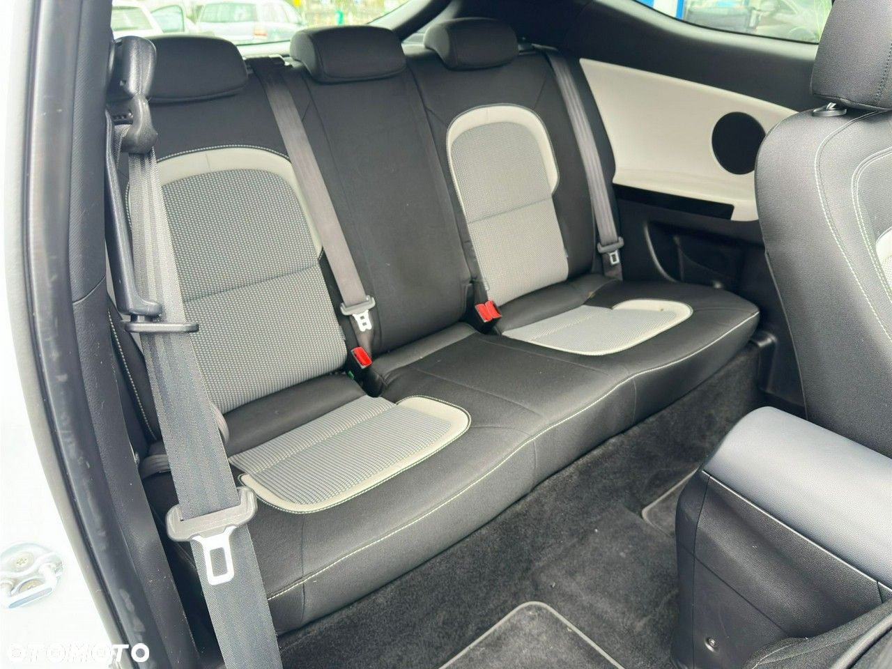 Kia ProCeed - 10