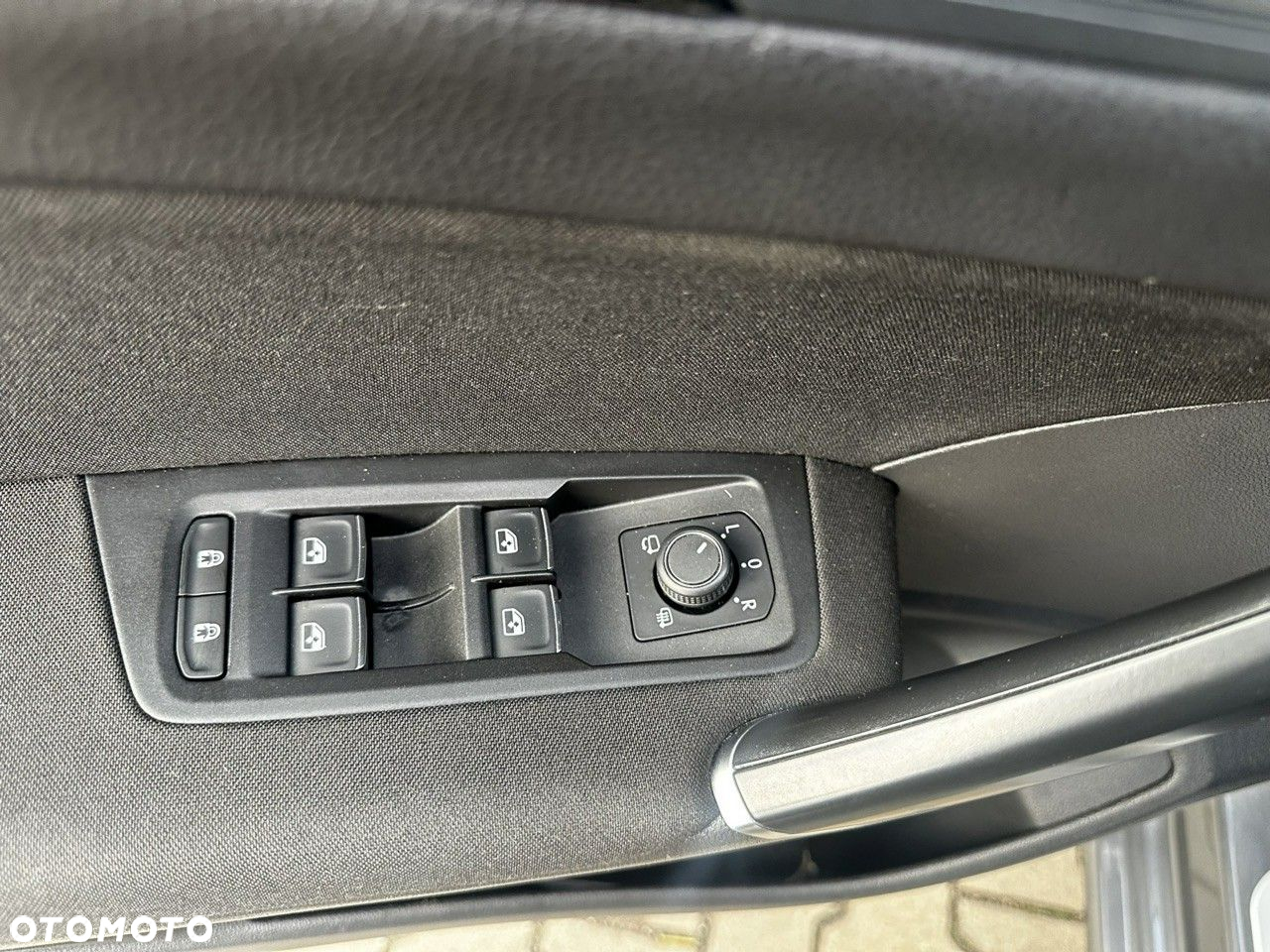 Volkswagen Touran 2.0 TDI SCR Comfortline - 33