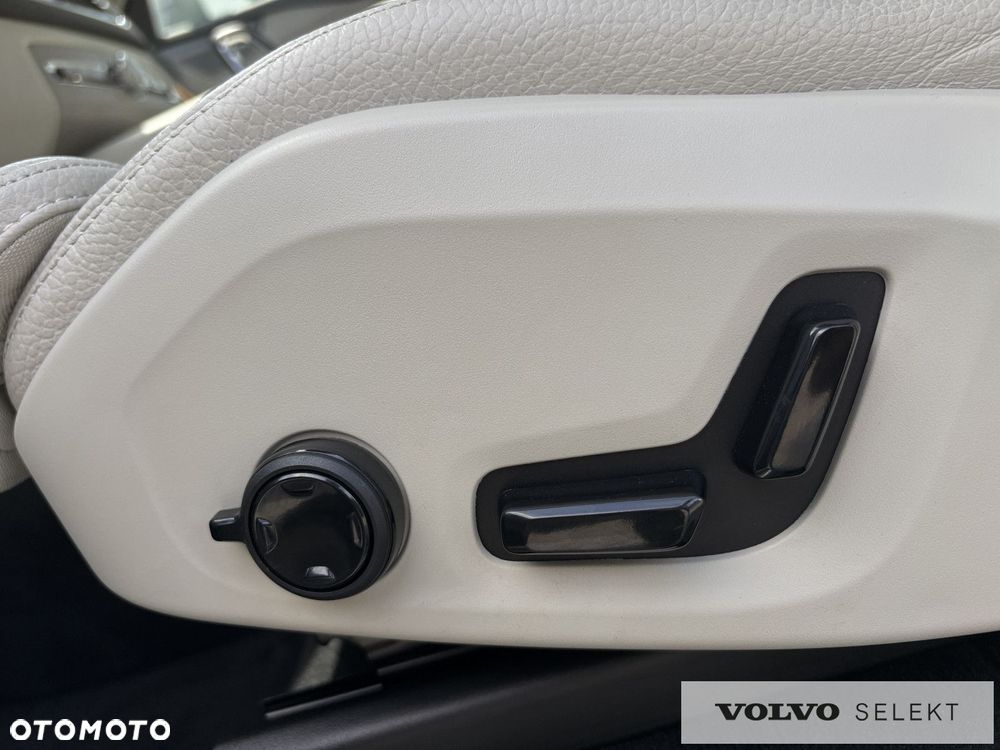 Volvo XC 90 - 23