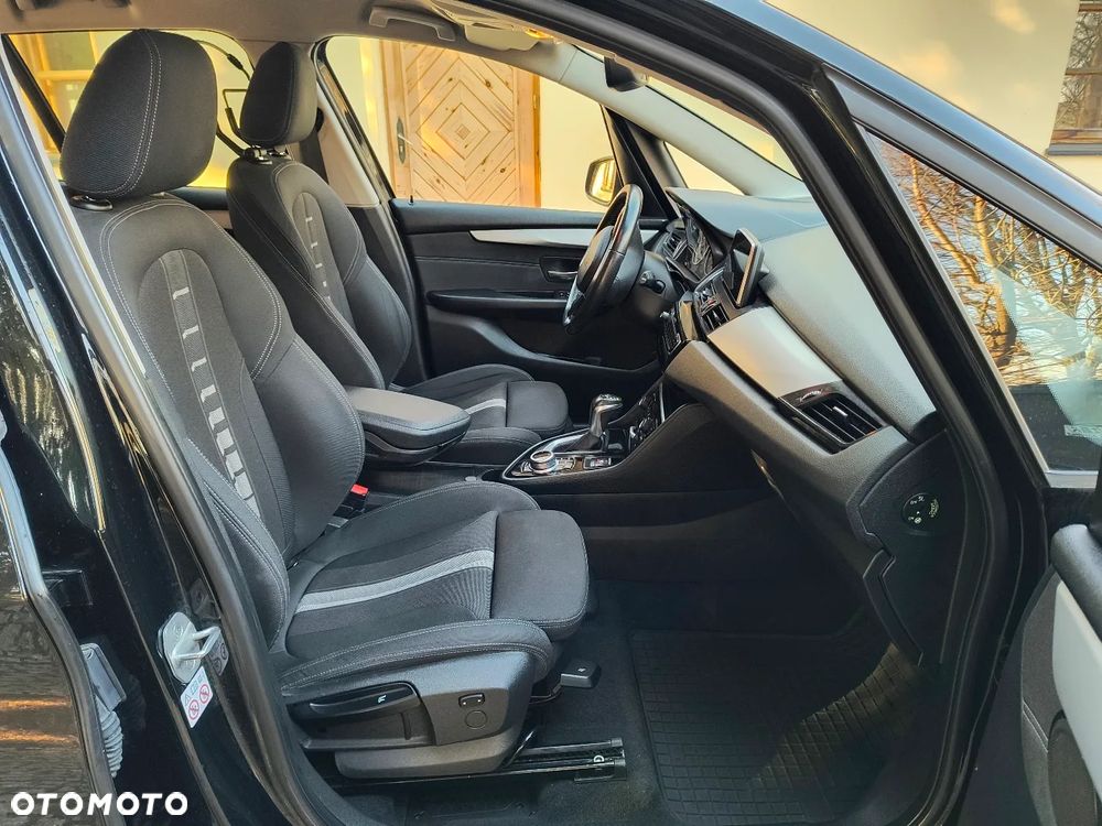 BMW Seria 2 218d - 5