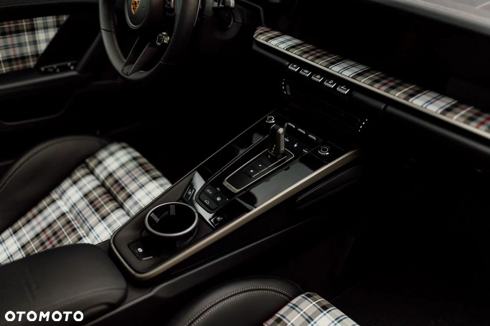 Porsche 911 Turbo 50 Years - 31