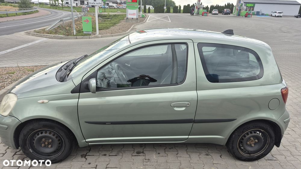 Toyota Yaris 1.0 Base - 9