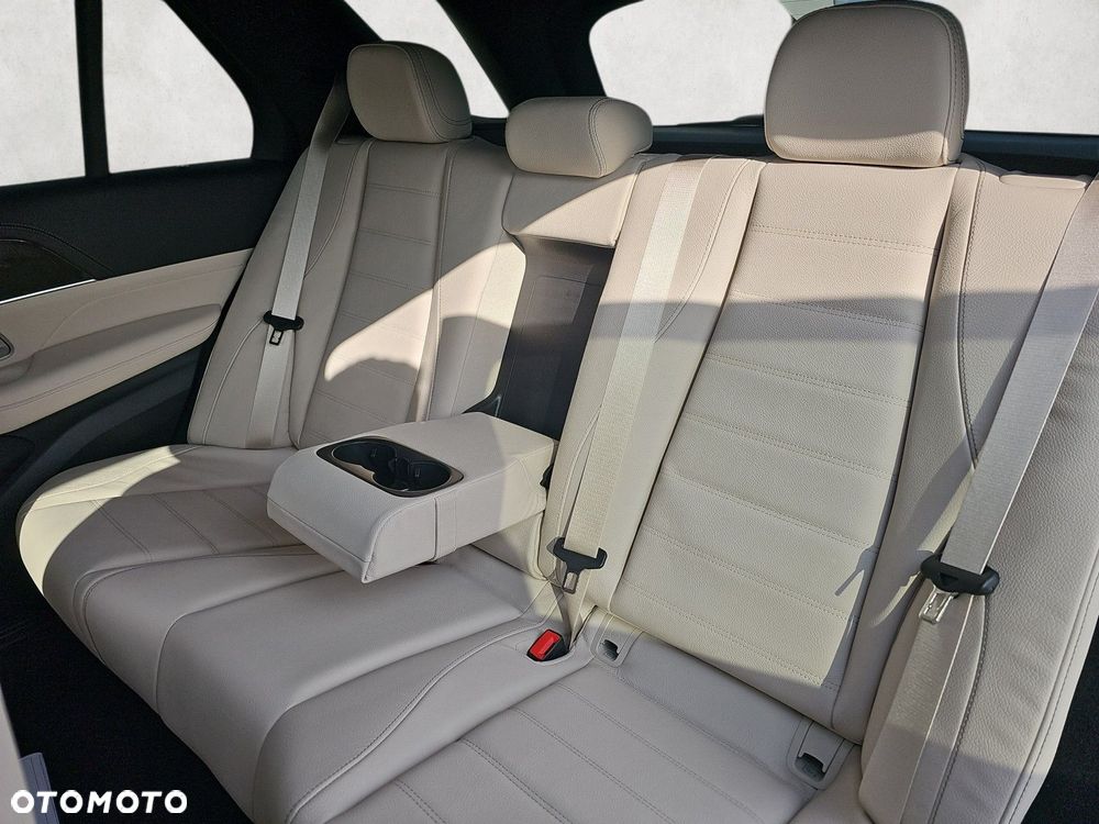 Mercedes-Benz GLE - 12