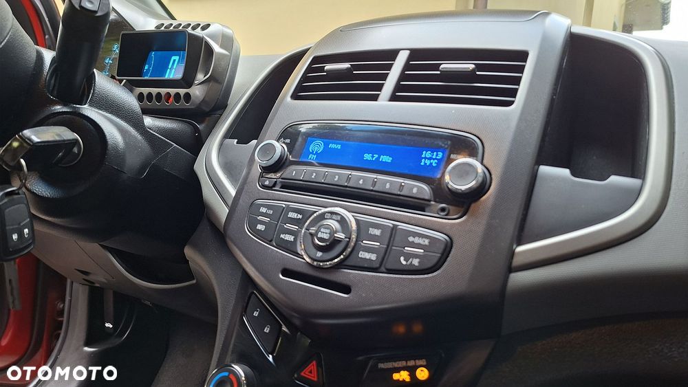 Chevrolet Aveo 1.4 16V LS - 26