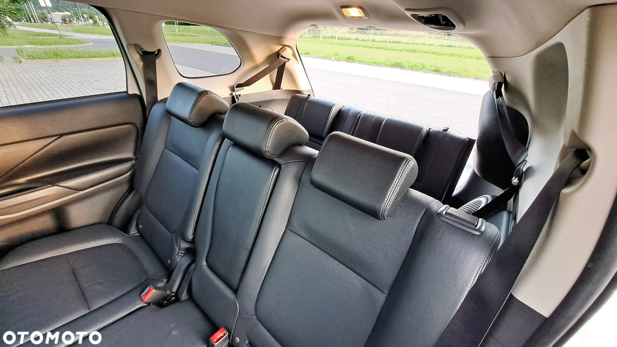 Mitsubishi Outlander 2.0 Instyle Navi 4WD CVT - 15