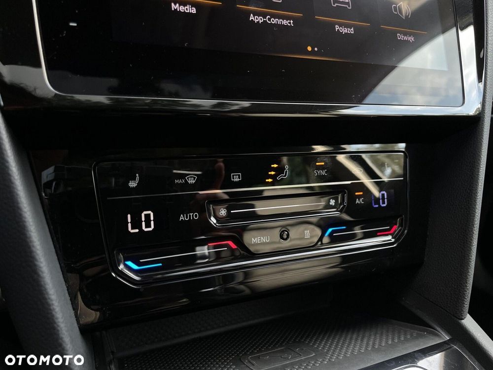 Volkswagen Passat Variant - 38