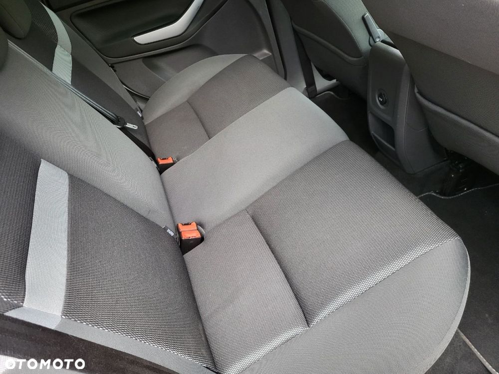 Ford Kuga - 21