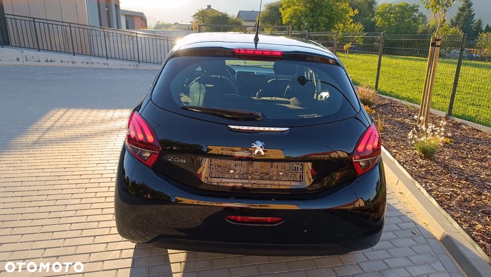 Peugeot 208 - 17