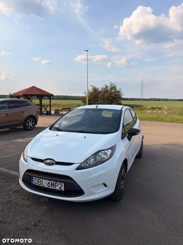 Ford Fiesta 1.25 Ambiente EU5 - 1