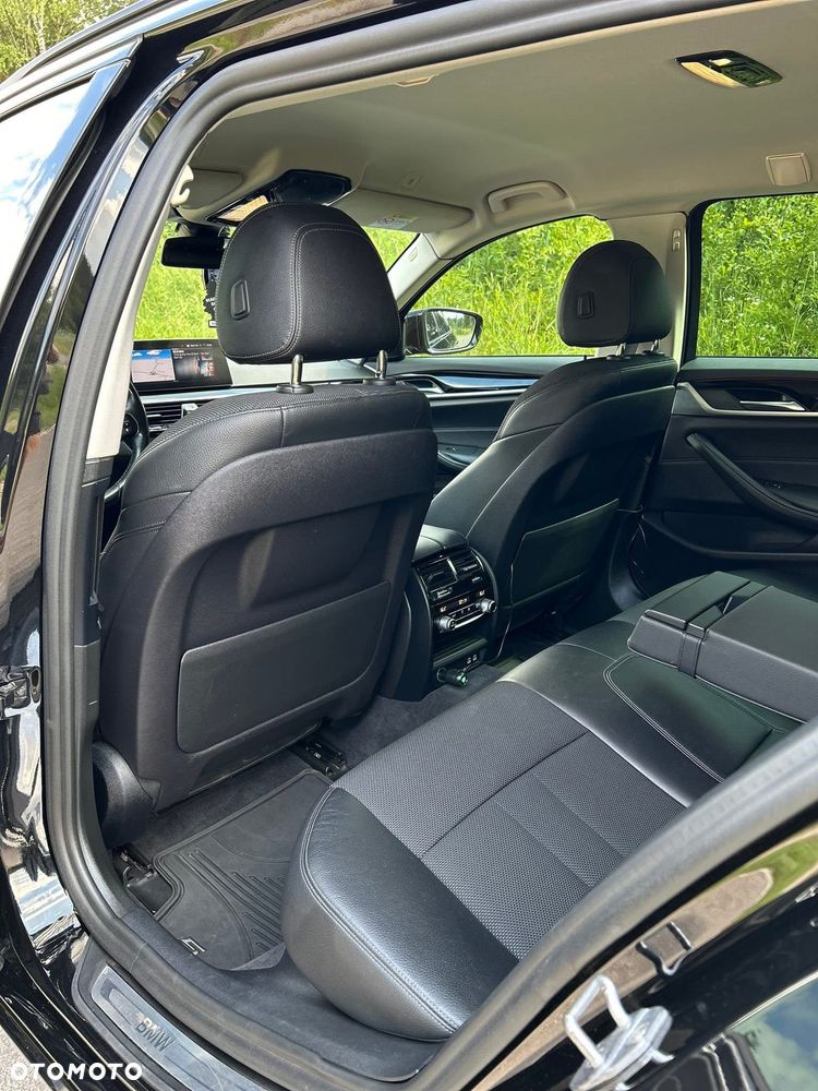 BMW Seria 5 520d xDrive Sport Line - 28