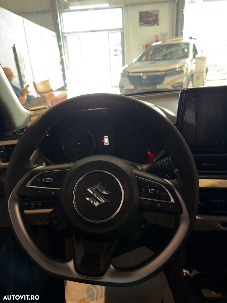 Suzuki Swift 1.2 Dualjet 12V MHEV CVT Passion - 8
