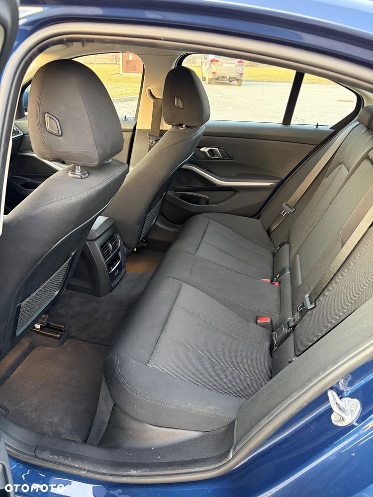 BMW Seria 3 318d Advantage - 8