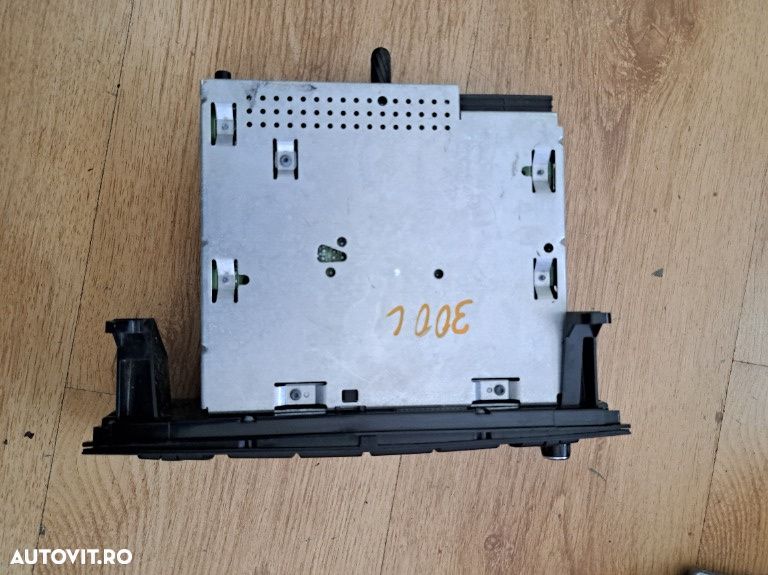 Radio CD Player BMW Business CD (Seria 1 E87, Seria 3 E90) - Cod 65129141682 - 5