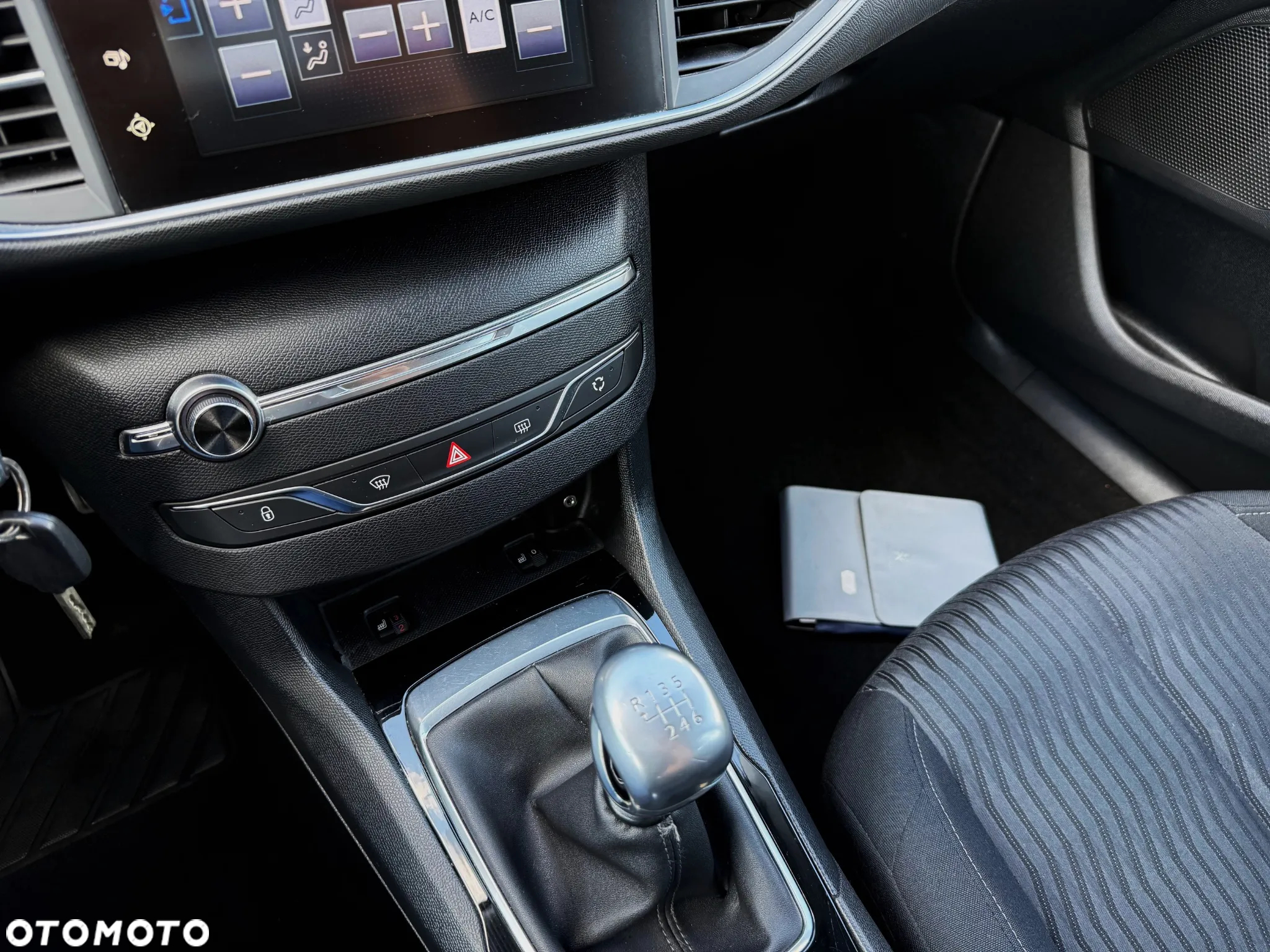 Peugeot 308 125 THP Allure - 17