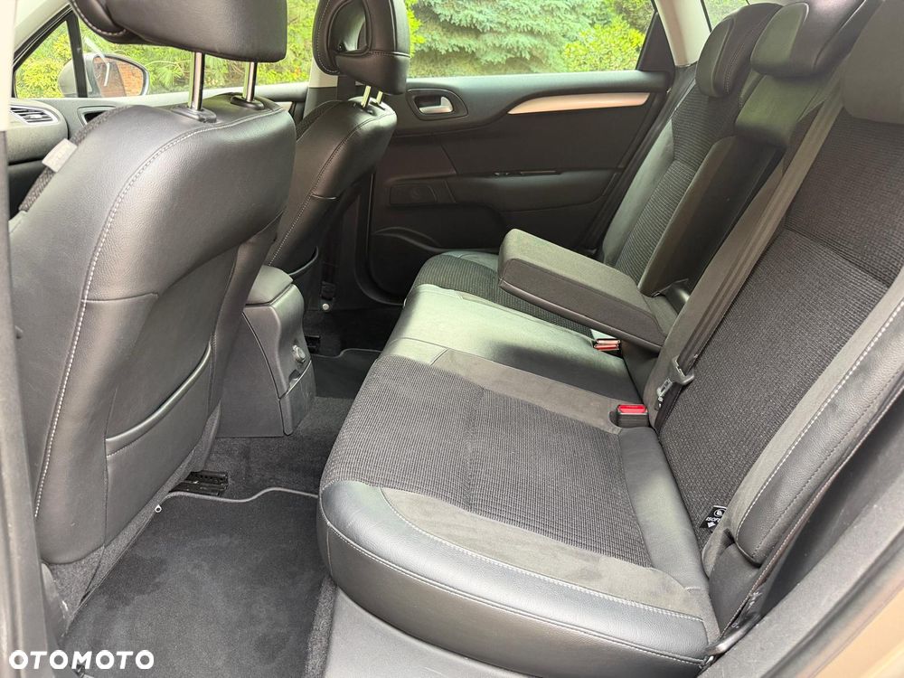 Citroën C4 BlueHDi 120 Stop&Start Shine - 27