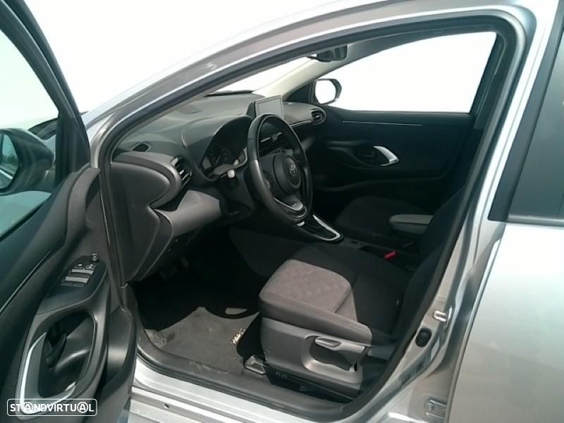 Toyota Yaris - 10