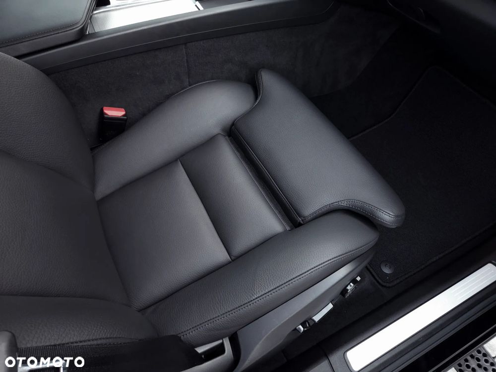 Volvo XC 60 B4 D AWD Plus Dark - 15