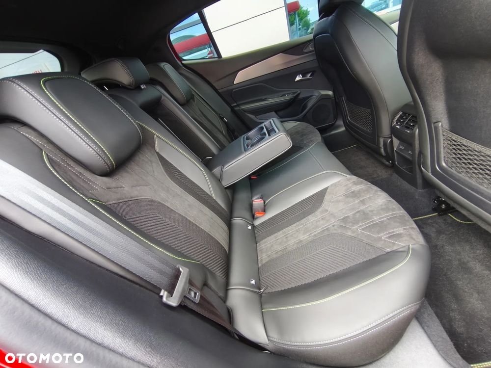 Peugeot 408 1.6 Plug-In Hybrid 225 GT E-DCS7 - 17