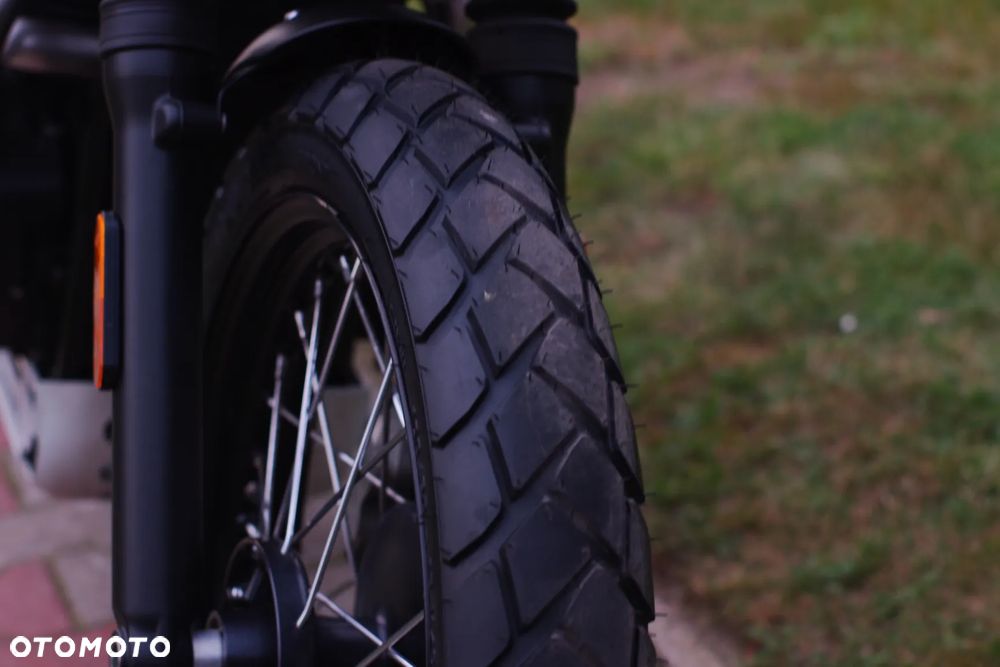 Triumph Street Scrambler - 15