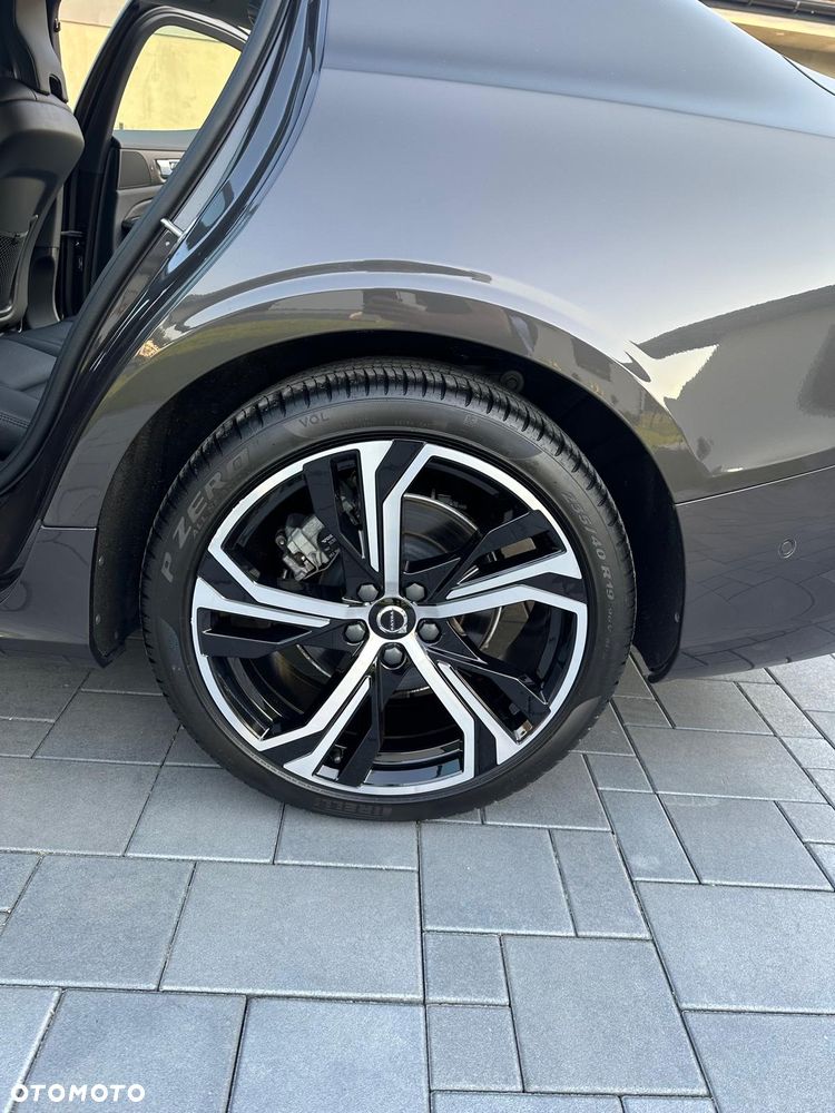 Volvo S60 B5 B Ultimate Dark - 19