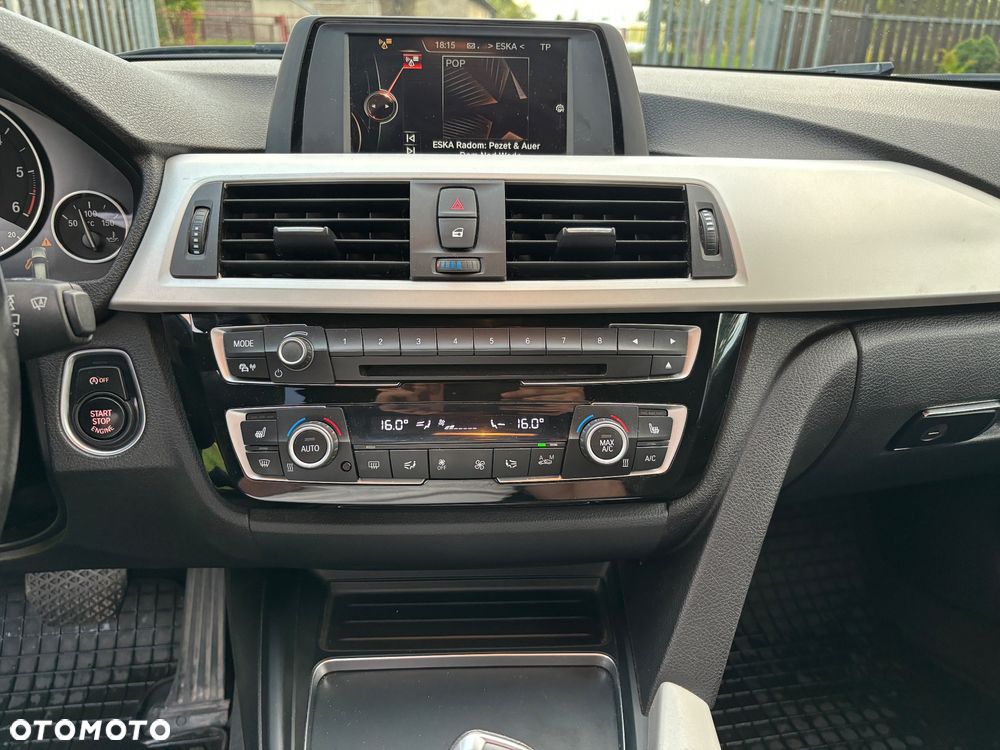 BMW Seria 3 318d Sport Line - 10