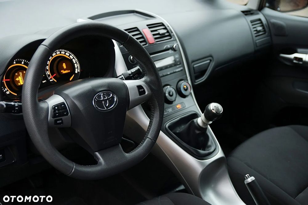 Toyota Auris - 28