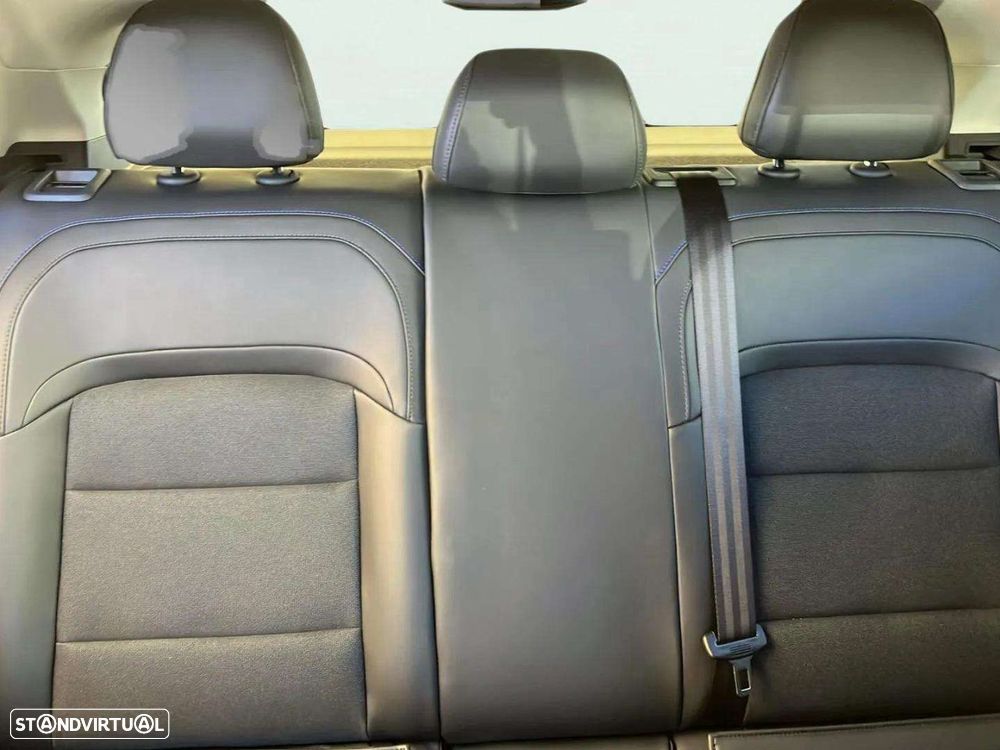 MG MG4 64 kWh Luxury - 17