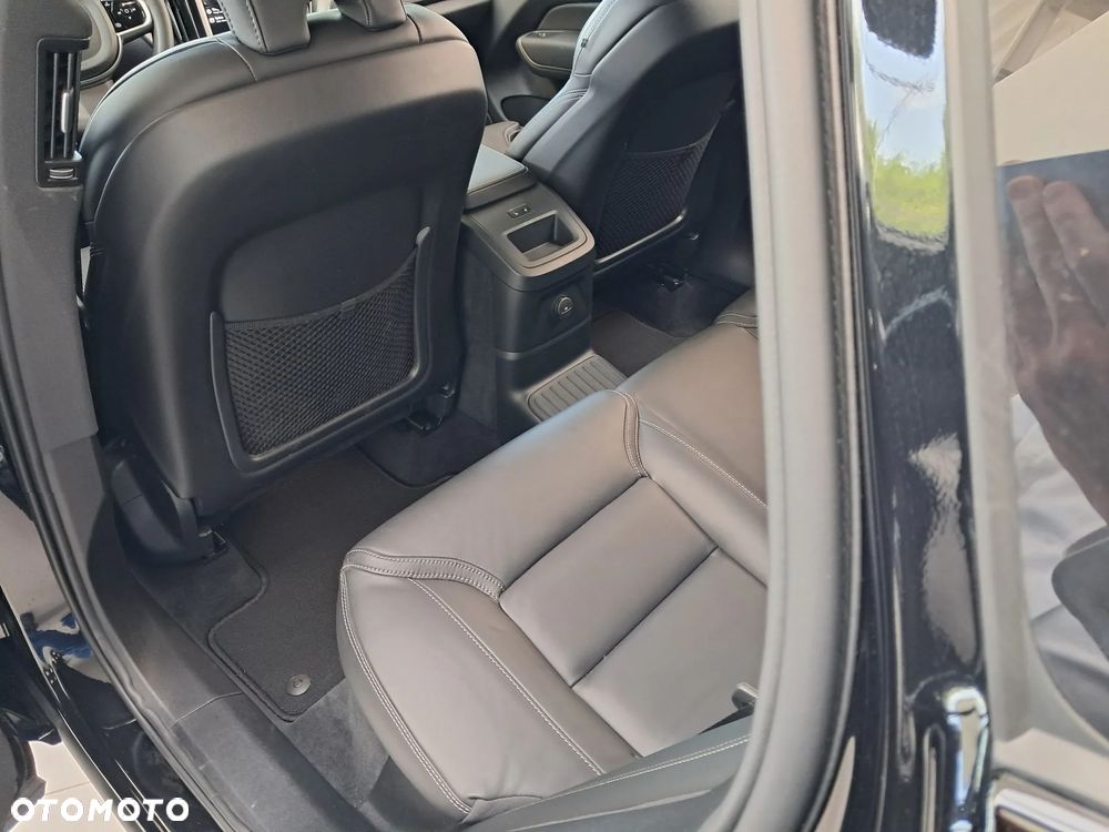 Volvo XC 60 T6 Plug-In Hybrid AWD Ultra Black Edition - 11