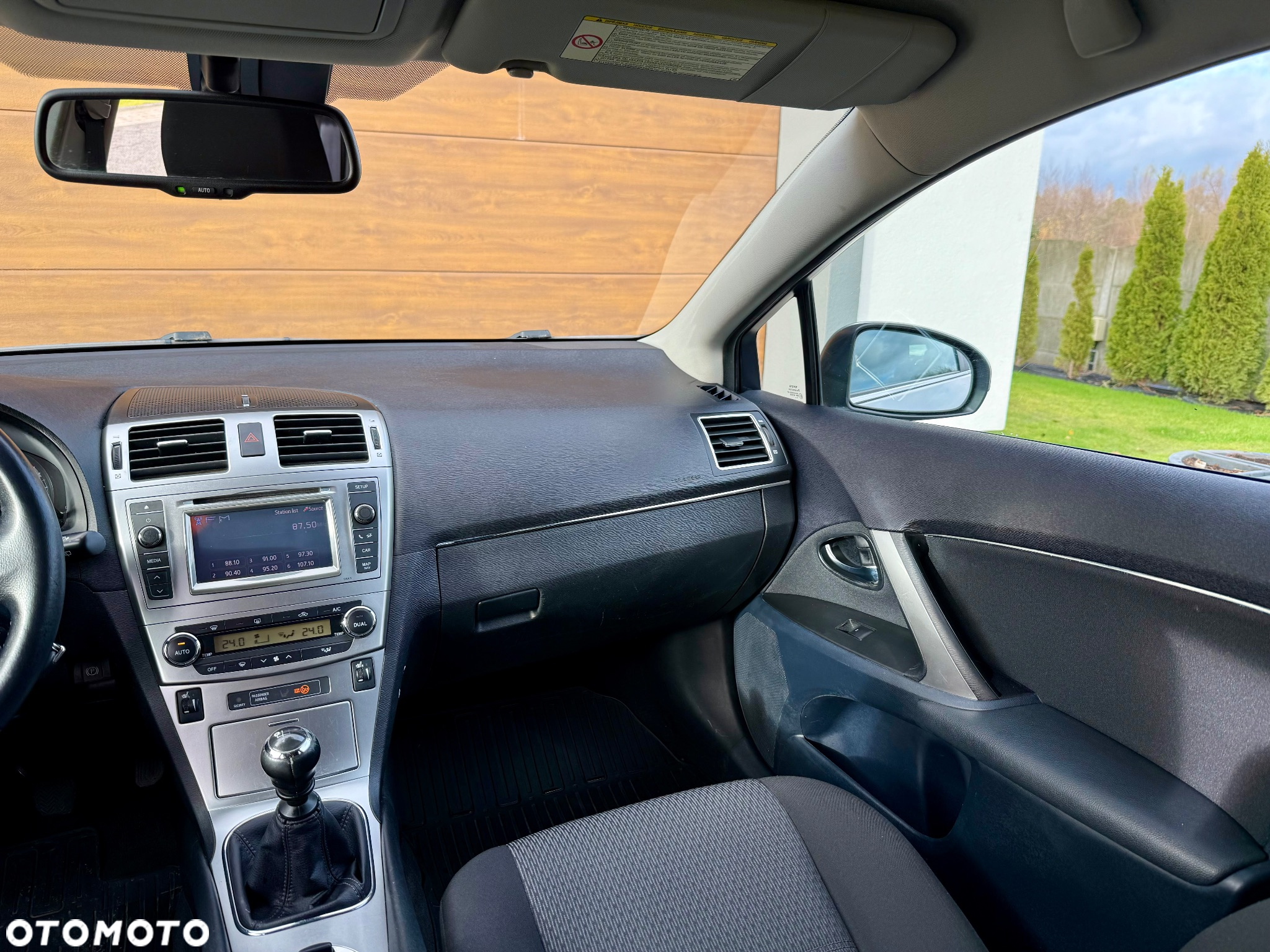Toyota Avensis 2.0 Prestige - 19