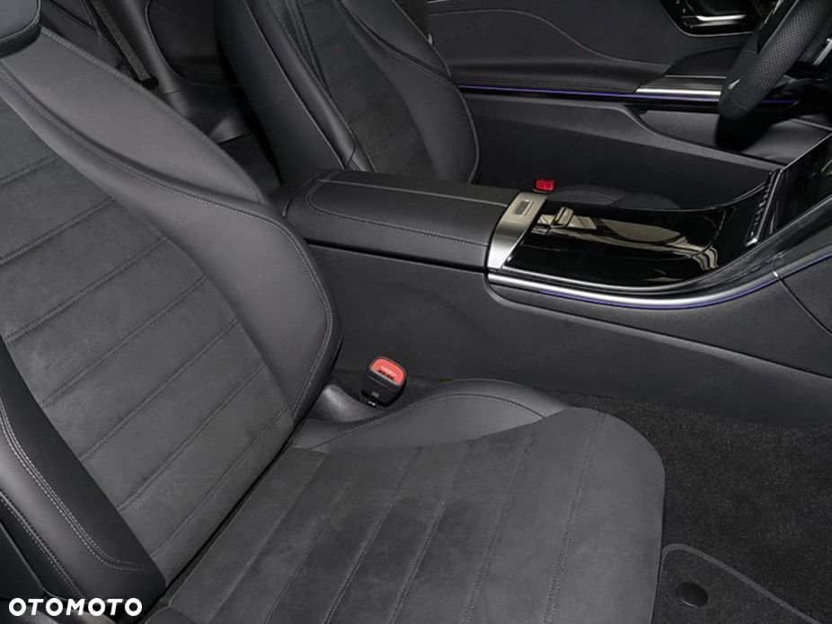 Mercedes-Benz CLE 300 mHEV 4-Matic AMG Line - 6