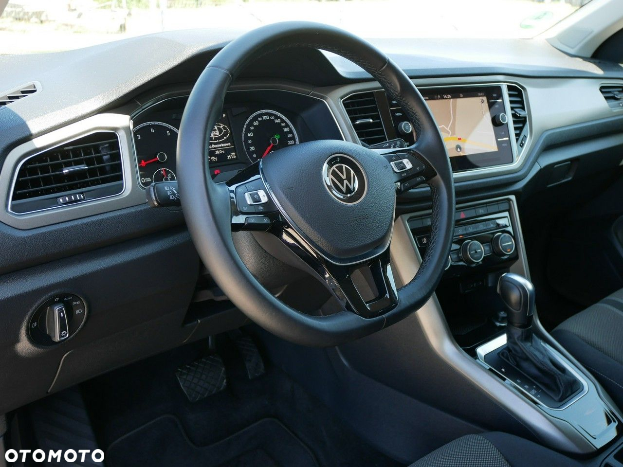Volkswagen T-Roc - 5