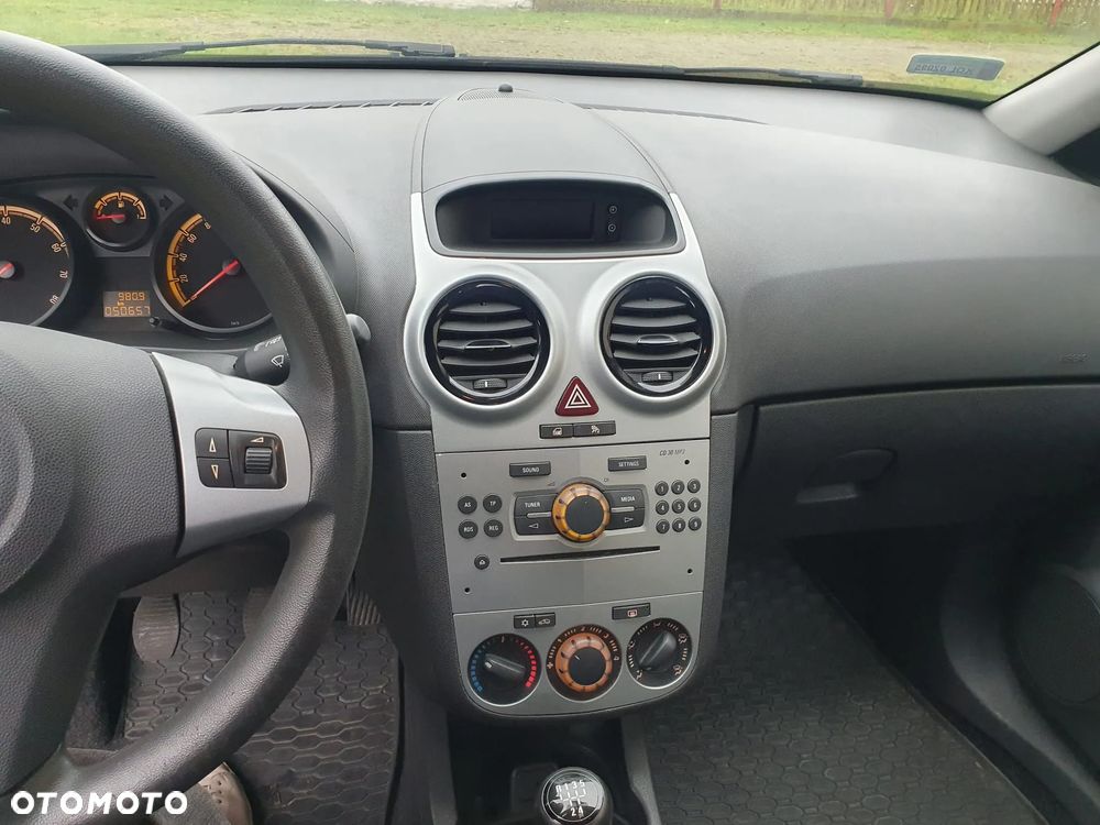 Opel Corsa 1.2 16V Cosmo - 6