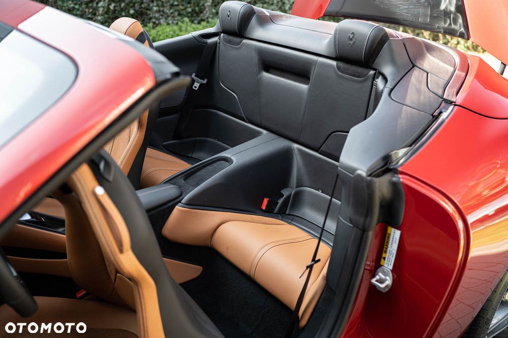 Ferrari Roma Spider - 19
