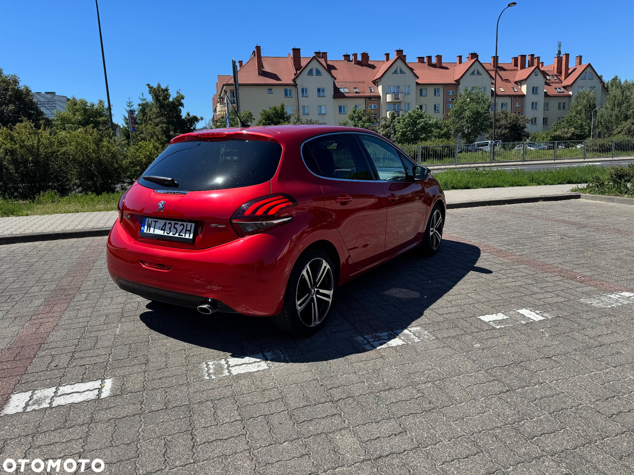 Peugeot 208 1.2 PureTech GPF Allure S&S EAT6 - 4