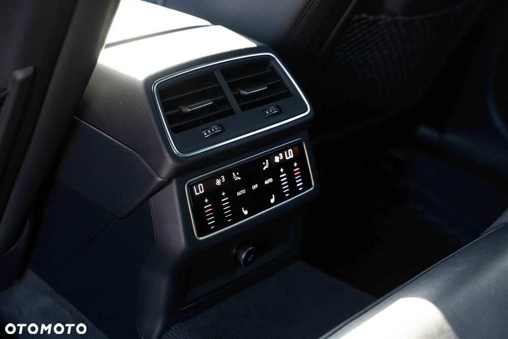 Audi A6 Avant 55 TFSI e Quattro Sport S tronic - 27