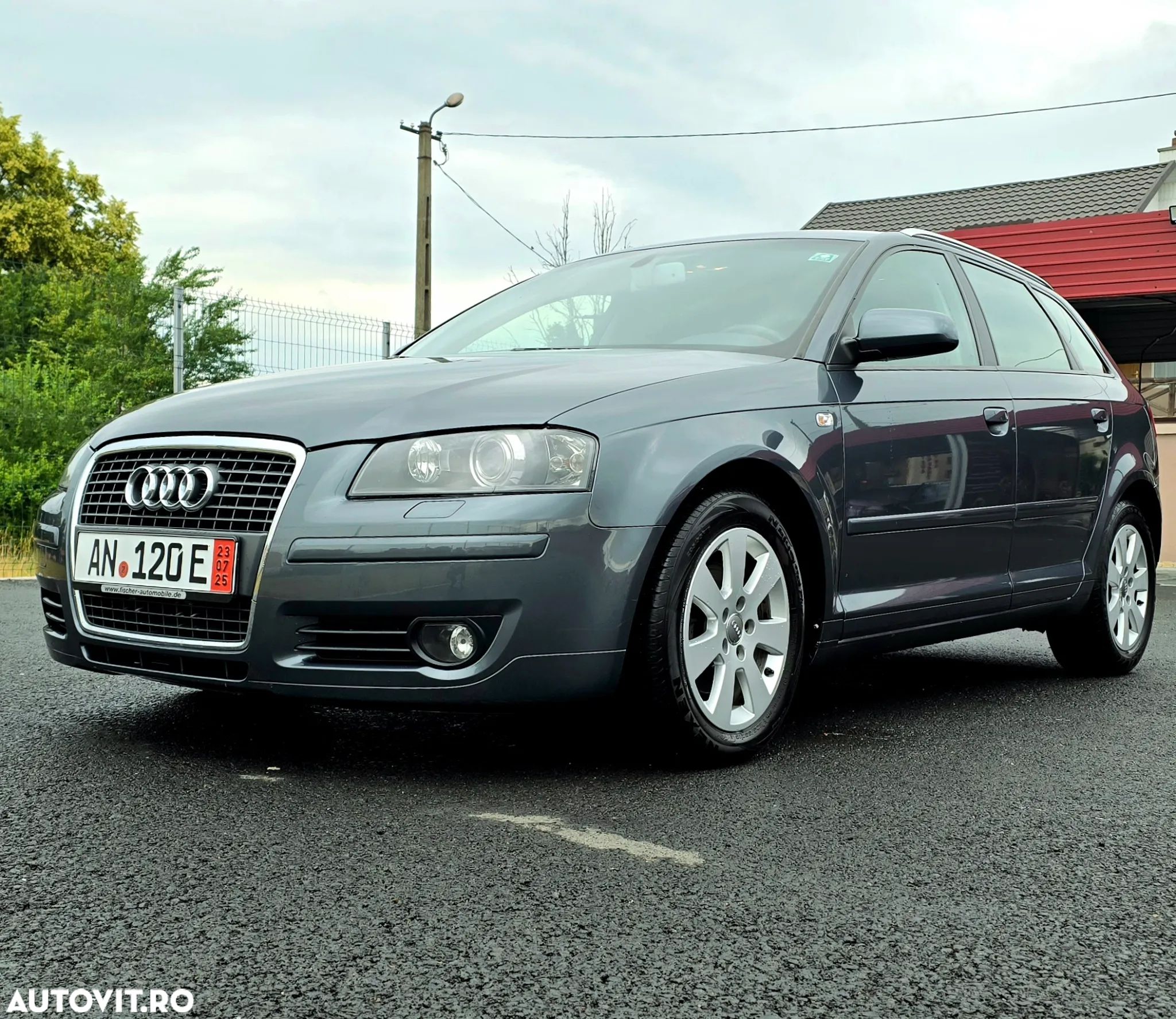 Audi A3 2.0 TDI Sportback DPF (DSG) S tronic Ambiente - 1
