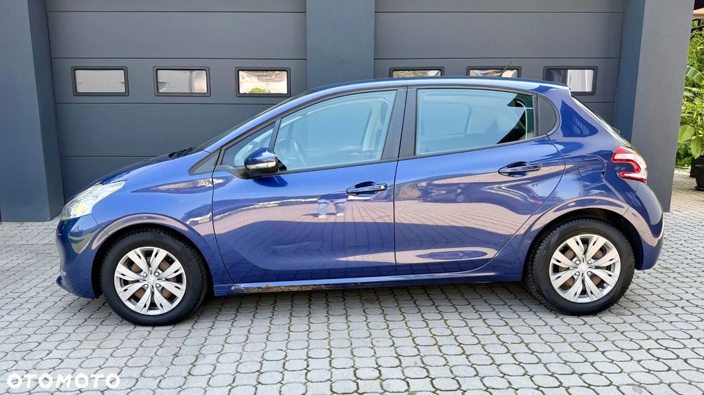 Peugeot 208 - 13