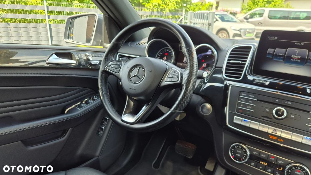 Mercedes-Benz GLE - 19