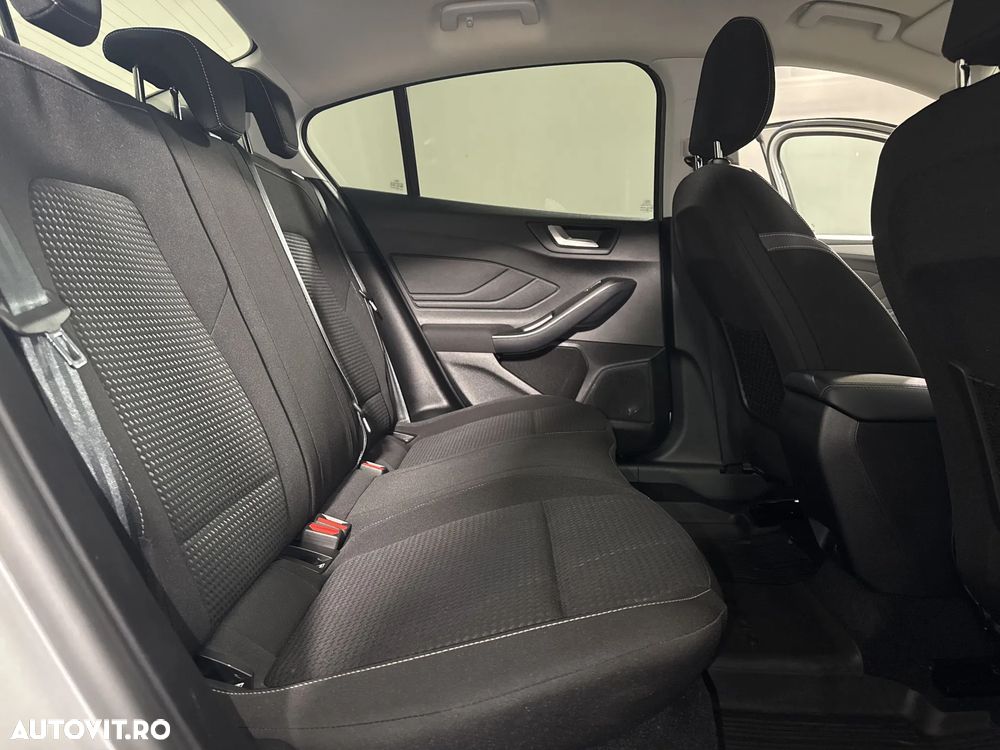 Ford Focus - 13