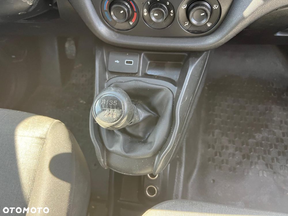 Fiat DOBLO - 17