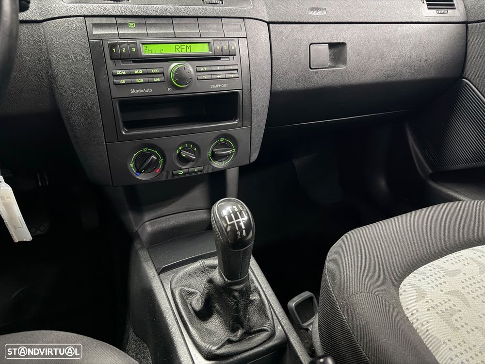 Skoda Fabia Break 1.4 16V Sport - 20