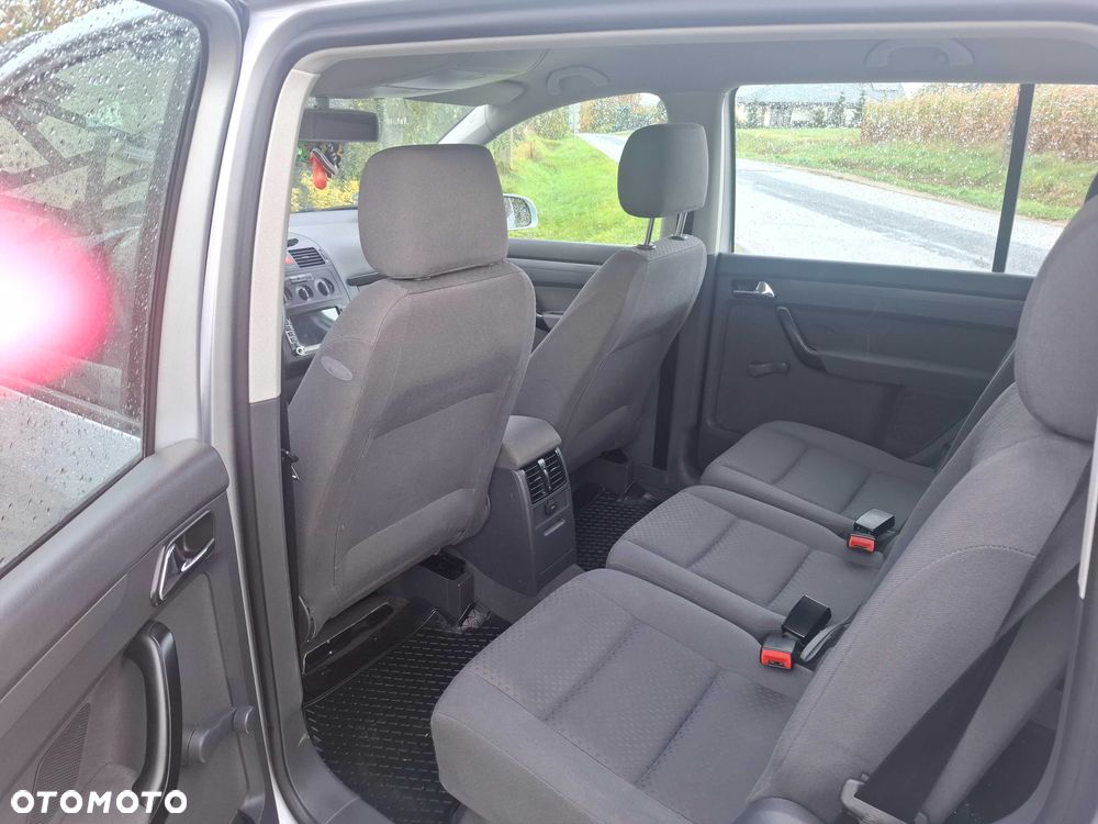 Volkswagen Touran 2005 photo 3