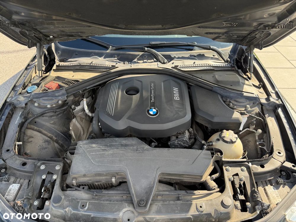 BMW Seria 3 318i Sport Line - 12