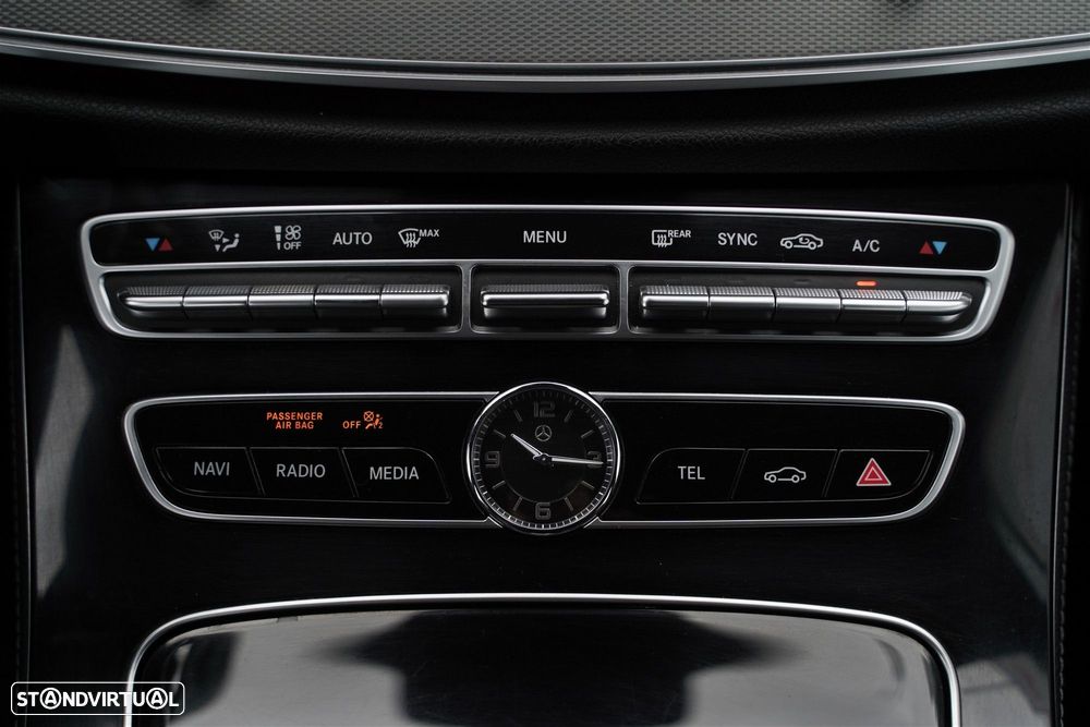 Mercedes-Benz E 220 d AMG Line - 25