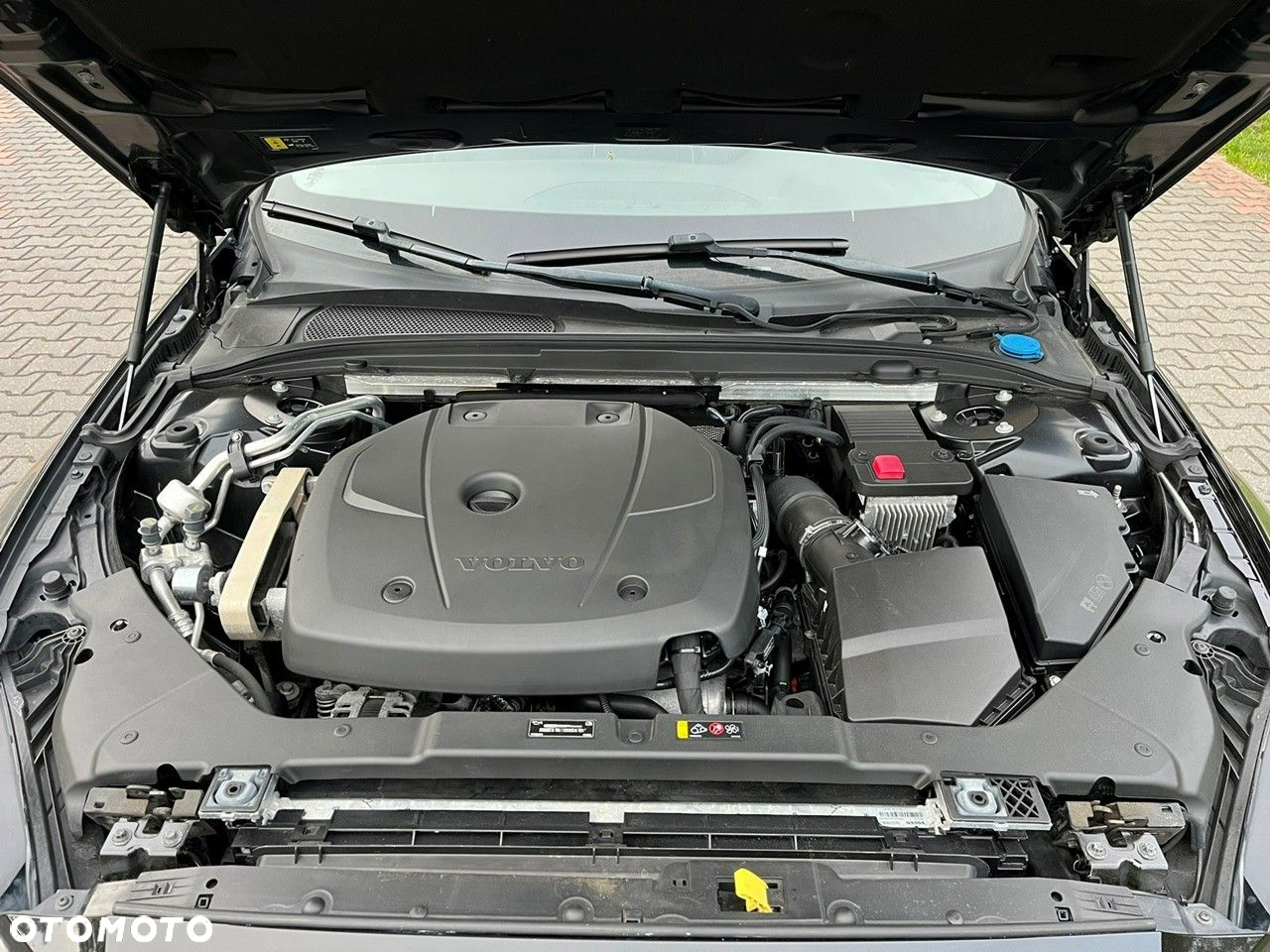 Volvo V60 T4 R-Design - 33