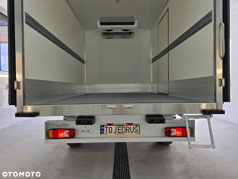 Renault MASTER IGLOOCAR -30*C +25*C ZANOTTI Z350 ŁADOWNOŚĆ 720Kg WZMOCNIONE TYLNE ZWIESZENIE 69 TYŚ Km SERWIS DO OSTATNIEGO Km ASO RENO NA GWARANCJI  BOGATA OPCJA WYPOSAŻENIA FOTEL KIEROWCY PNEŁMATYCZNY TEMPOMAT KLIMA HALOGENY KAMERA COFANIA SALON PL STAN NOWY NOWY NOWY - 13