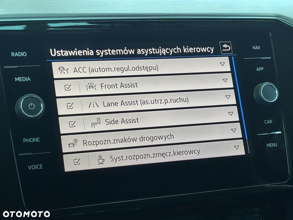 Volkswagen Passat - 40