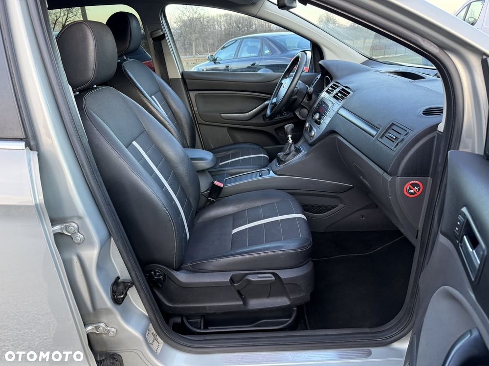 Ford Kuga 2.0 TDCi 2x4 Titanium - 21