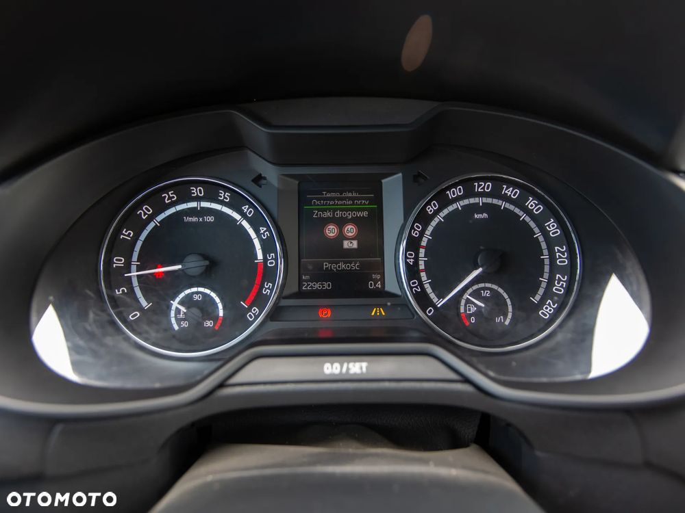 Skoda Octavia 2.0 TDI (Green tec) RS - 26